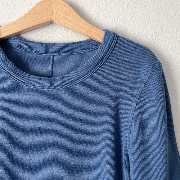 Lululemon Hold Tight Cropped T-Shirt Size *XS/S? Pitch Blue Curved Hem SS - Picture 5 of 10